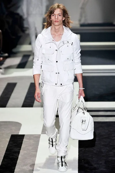 Look 13
